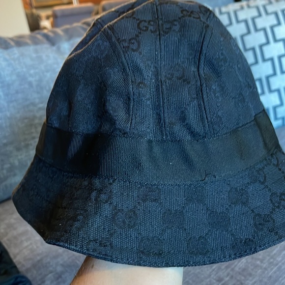 Gucci Authentic Bucket Black Hat - Picture 2 of 6